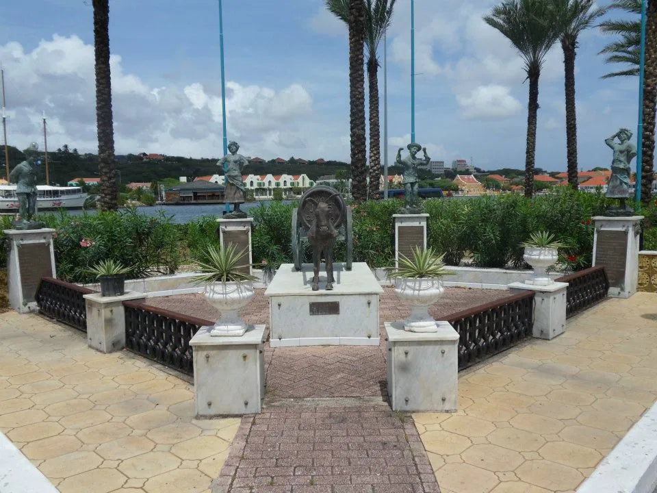 Curaçao Highlights tour: Hato Caves, Flamingos & Beach Time