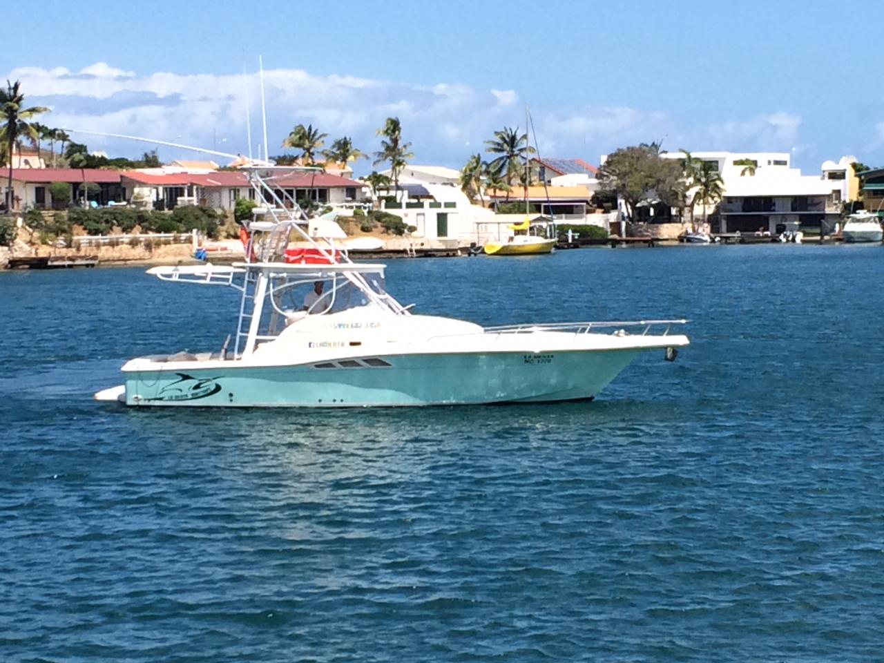 Klein Curacao with a 36’ sportfisher