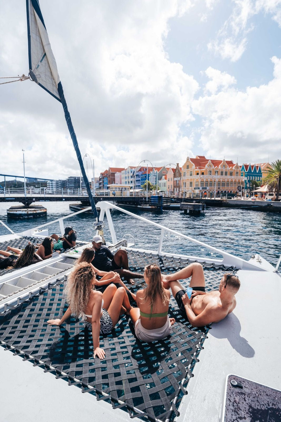 West Coast: Beaches, BBQ & Blue Room