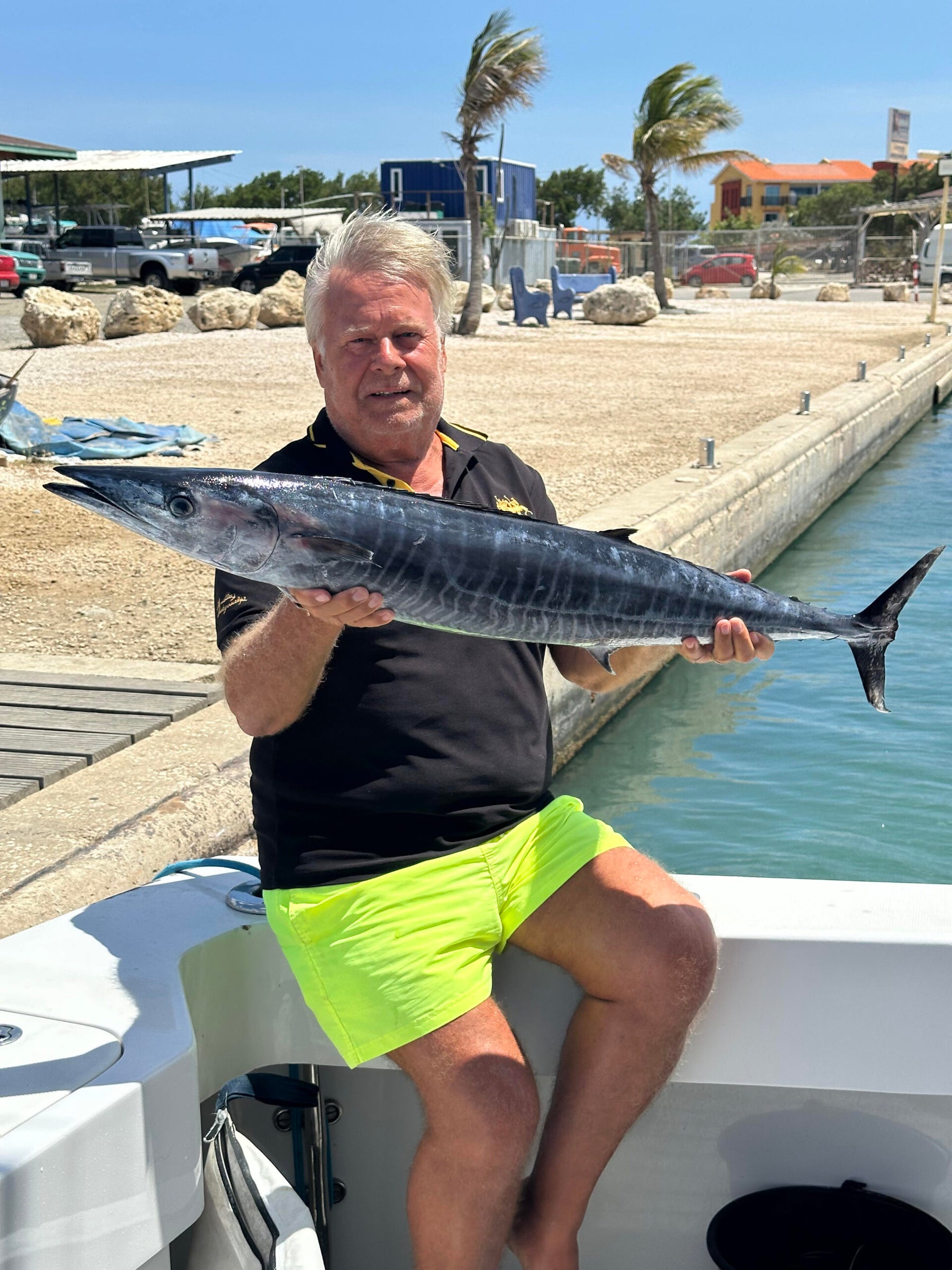 8 Hours offshore fishing 44-ft Luhrs convertible