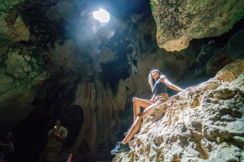 Curaçao Highlights Tour – City, Hato Caves & Beach Experience