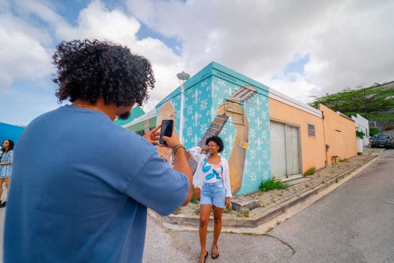 Curaçao Highlights Tour – City, Hato Caves & Beach Experience