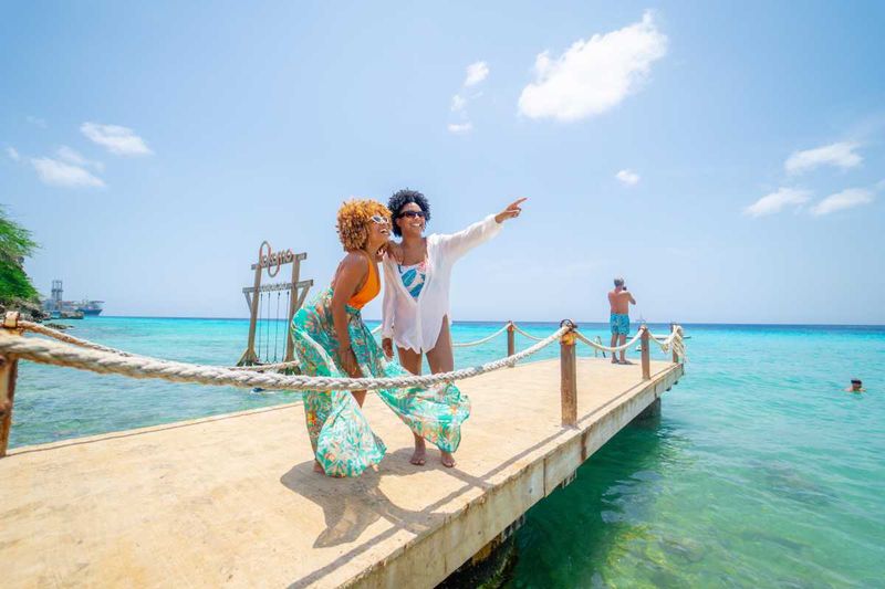 Curaçao Highlights Tour – City, Hato Caves & Beach Experience