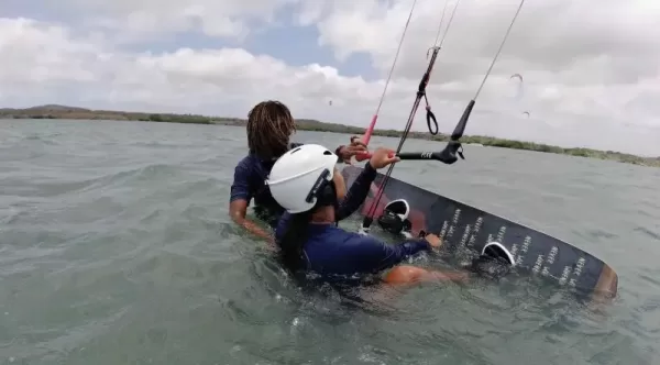 Great Impression – Beginner Kitesurfing Lesson in Curaçao