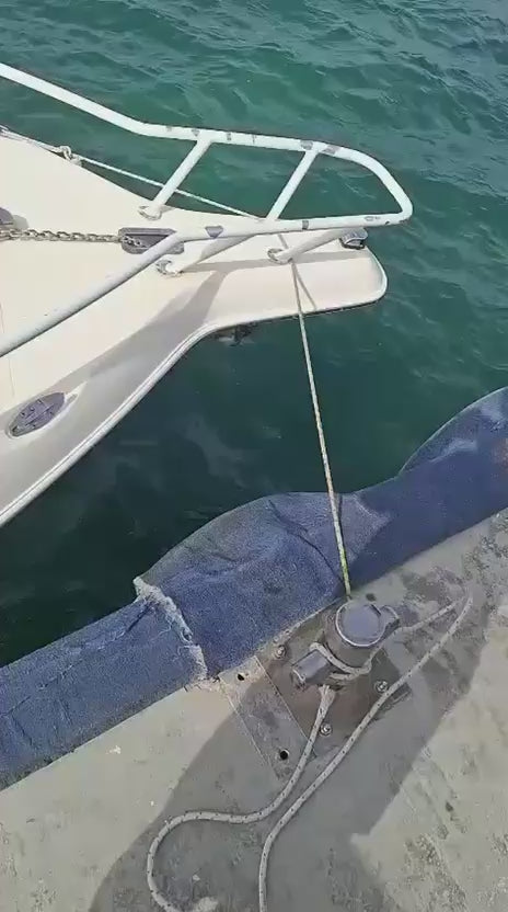 Fuik bay 33ft center console boat charter