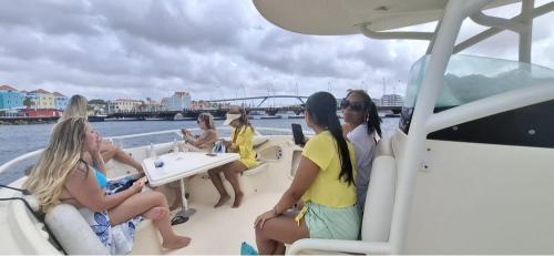 Sunset Cruise Curaçao — End the Day the Right Way