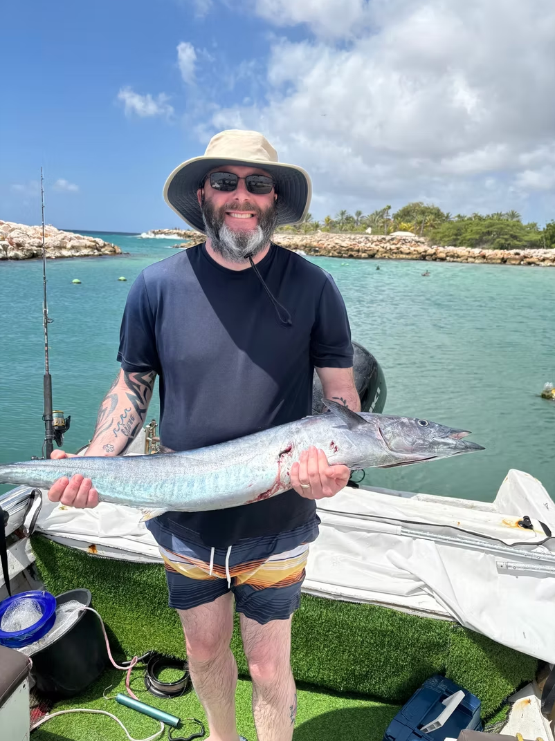 4 hours Offshore fishing 27-ft center console fiberglass