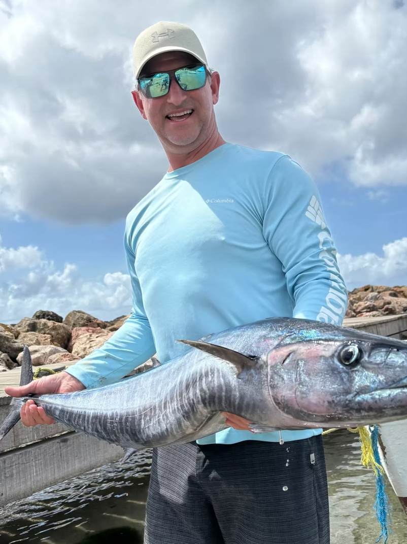 4 hours Offshore fishing 27-ft center console fiberglass