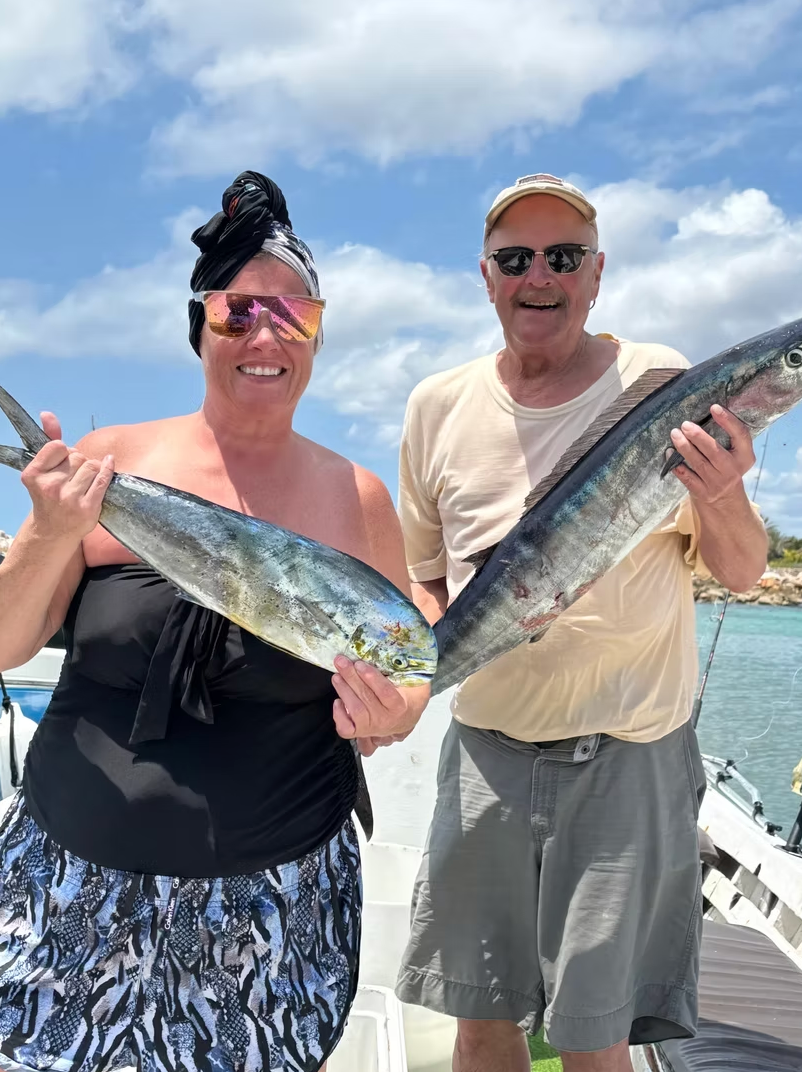 4 hours Offshore fishing 27-ft center console fiberglass