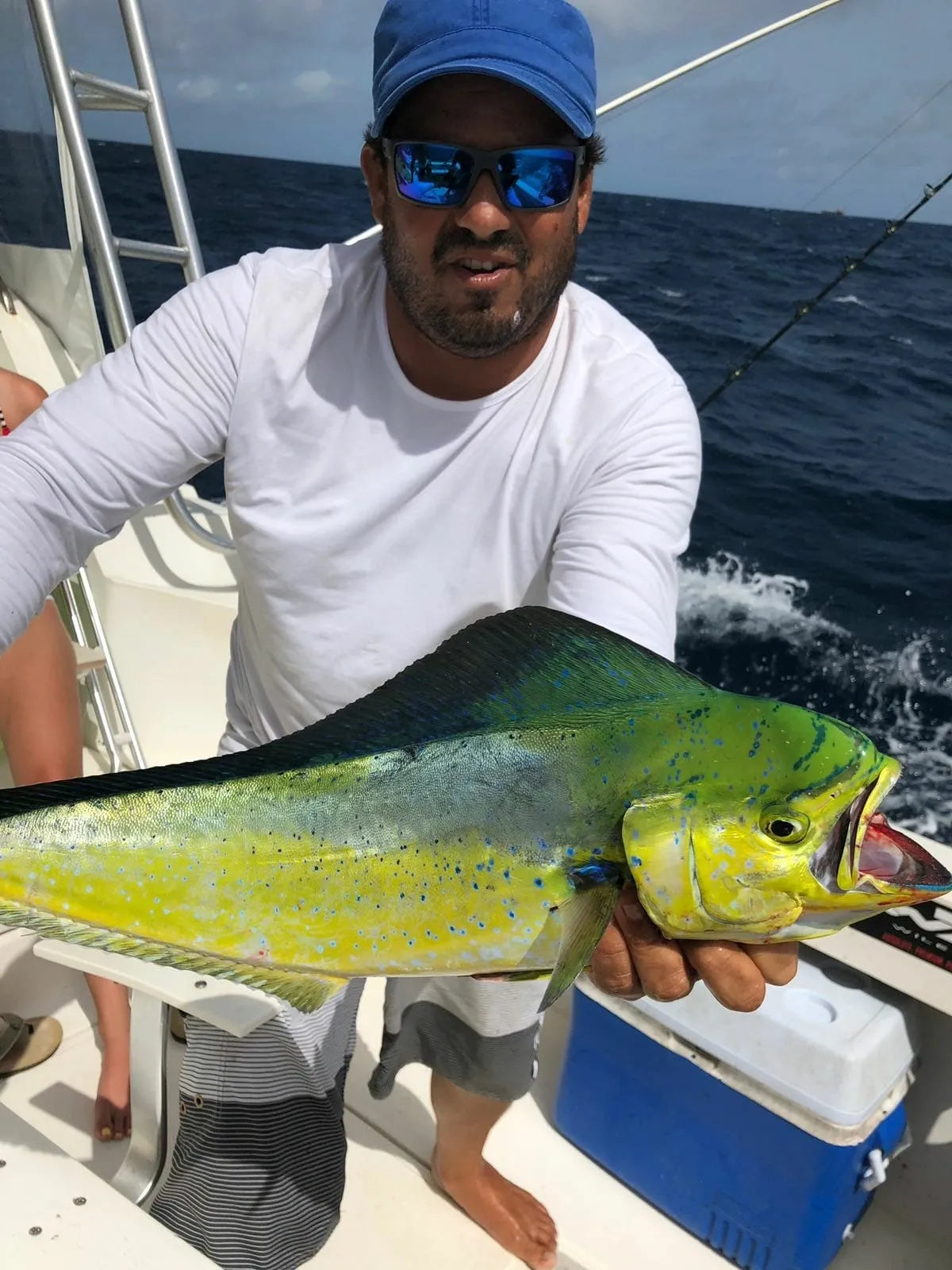 4 hours fishing 38ft Luhrs Offshore fishermens yacht